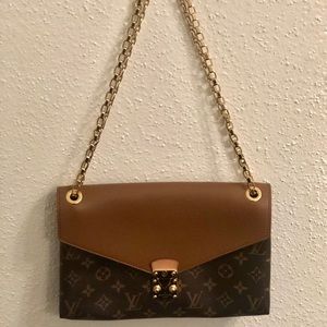 Louis Vuitton Pallas Chain!! Retail $2500